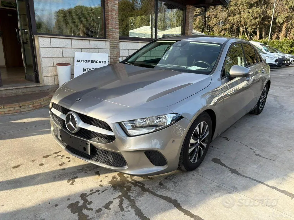 Mercedes-Benz A180