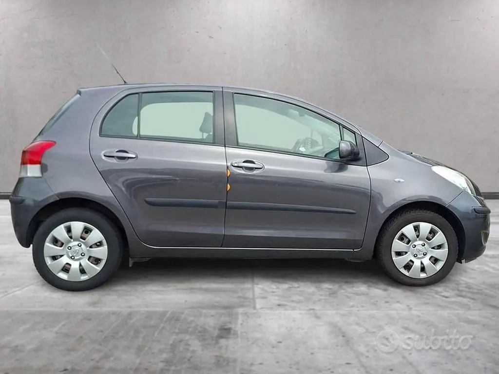Toyota Yaris 2009 photo 3