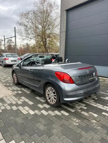Peugeot 207 photo 3