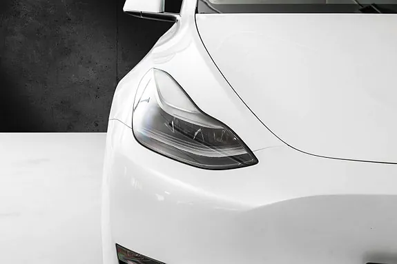 Tesla Model Y 2024 photo 4
