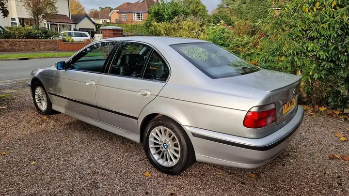 BMW 5 Series 1999 photo 2