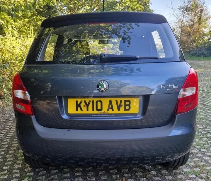 Skoda Fabia 2010 photo 3