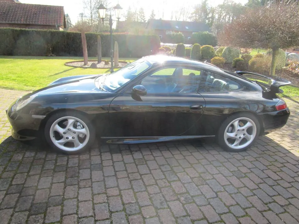 Porsche 911 (996)