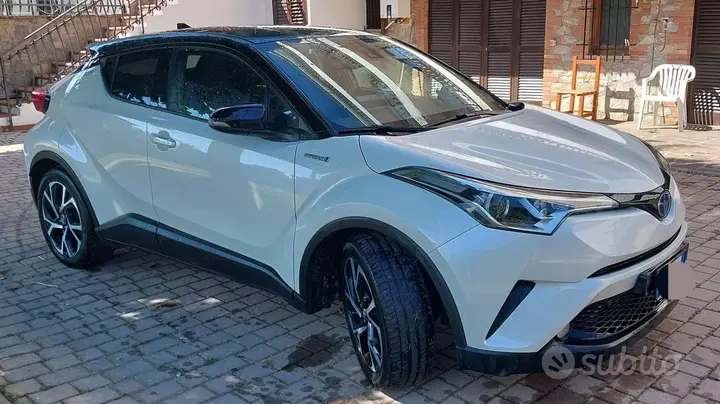 Toyota C-Hr 2017 photo 3