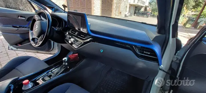 Toyota C-Hr 2017 photo 5