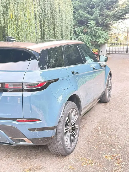 Land Rover Range Rover Evoque 2024 photo 3