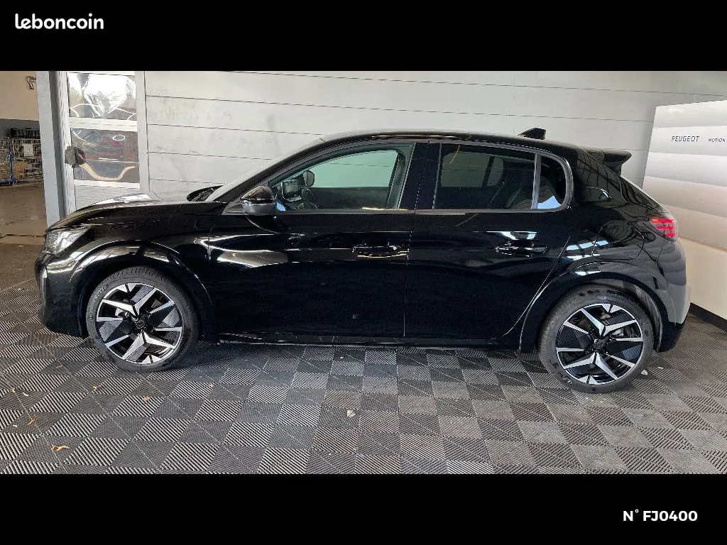 Peugeot 208 2025 photo 2