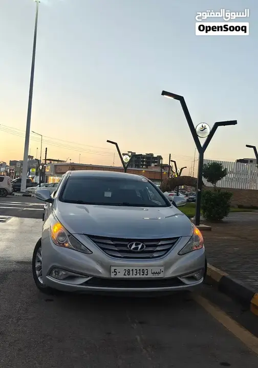 Hyundai Sonata 2011 photo 2