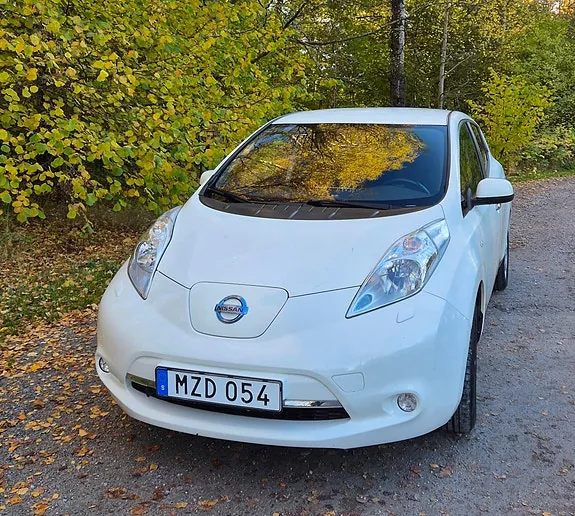 Nissan Leaf 2016 photo 2