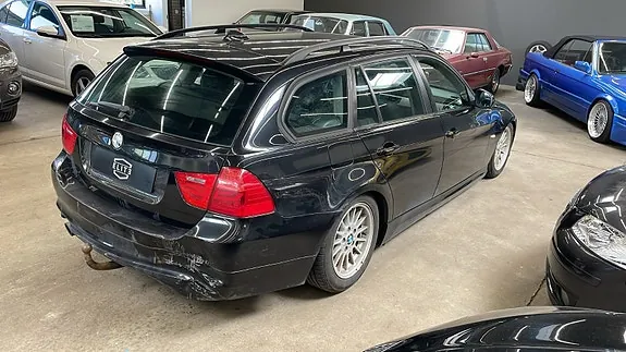 BMW 320D 2009 photo 4