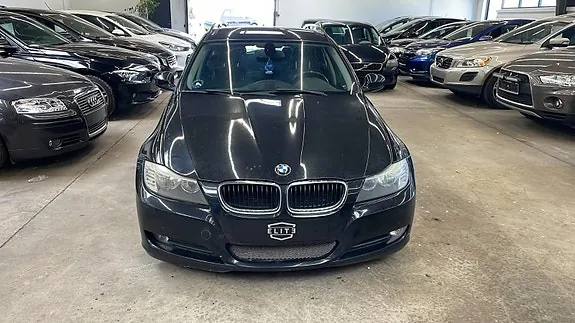 BMW 320D 2009 photo 2