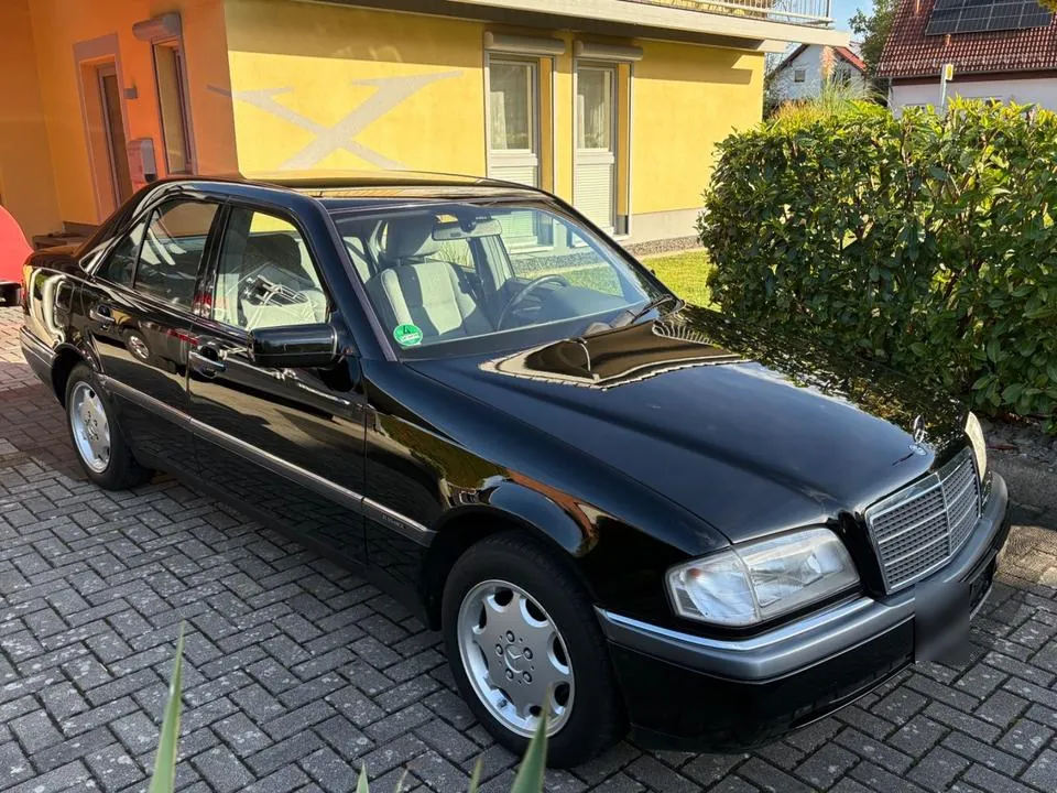 Mercedes-Benz C 180