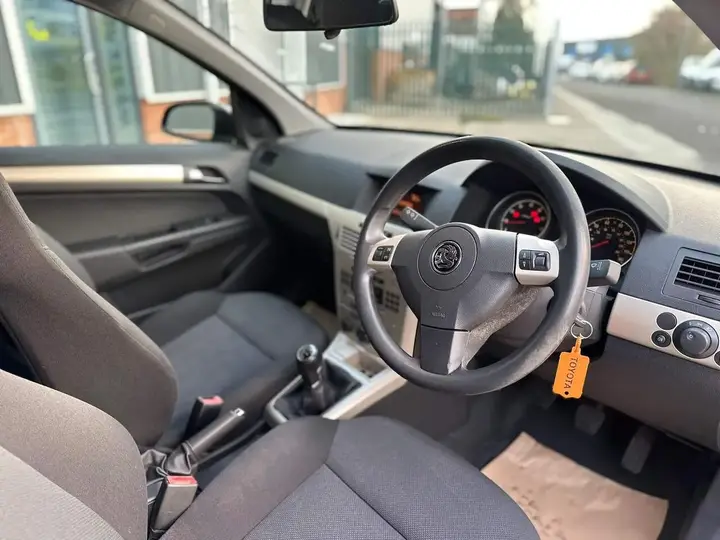Vauxhall Astra 2007 photo 3