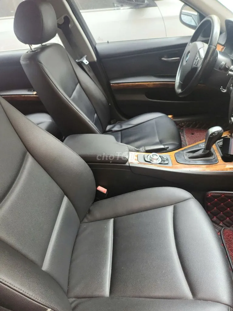 BMW 320I 2009 photo 2