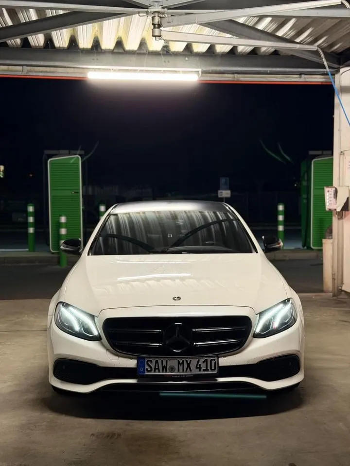 Mercedes-Benz E200D