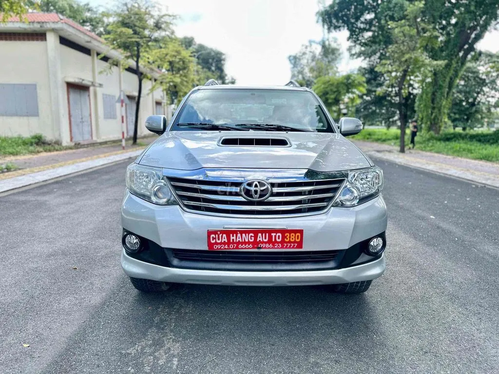 Toyota Fortuner 2014 photo 2