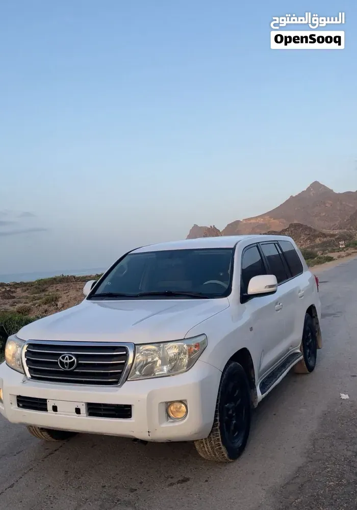 Toyota Land Cruiser 2011 photo 4