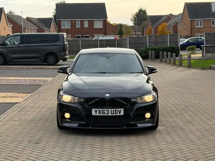 BMW 3 Series 2013 photo 2