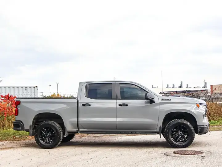 Chevrolet Silverado 1500 2024 photo 3