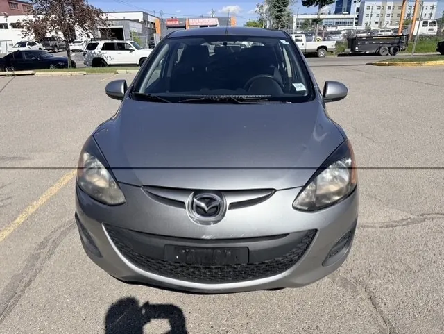 Mazda Mazda2 2012 photo 3