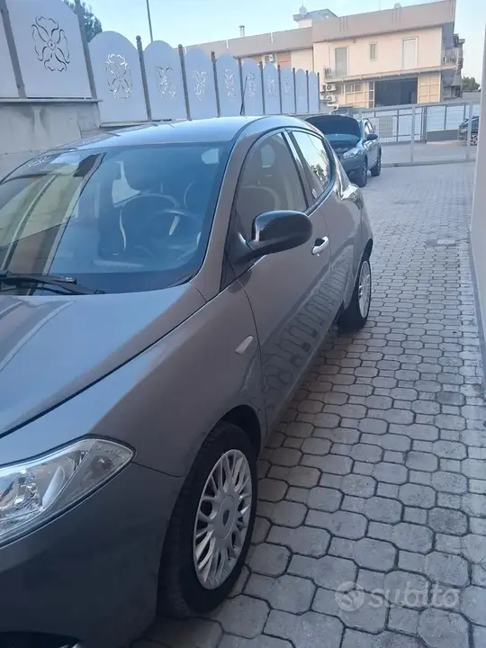 Lancia Ypsilon 2016 photo 2