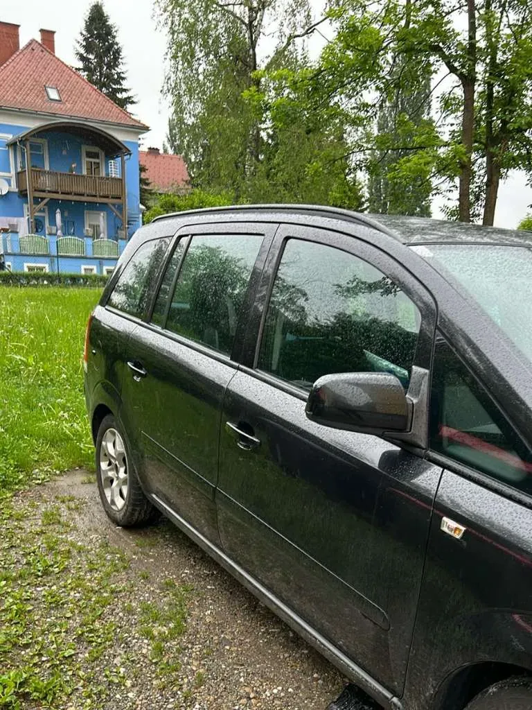 Opel Zafira 2012 photo 3