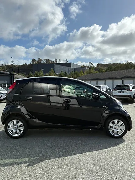 Peugeot Ion 2017 photo 4