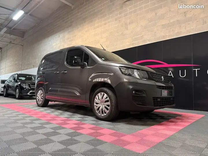 Peugeot Partner 2021 photo 2
