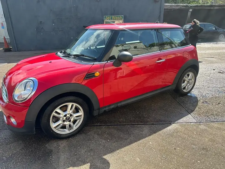 Mini Hatch 2012 photo 2