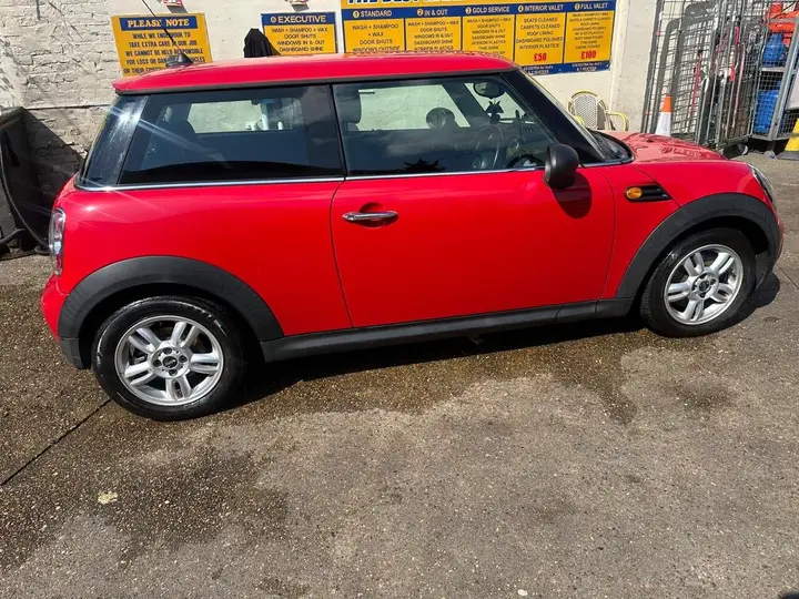 Mini Hatch 2012 photo 3