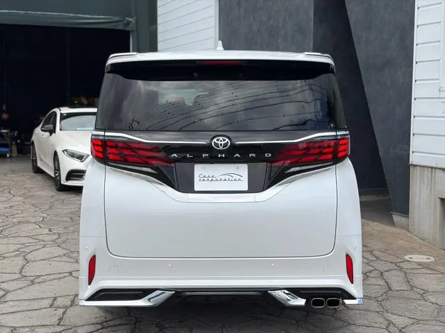 Toyota Alphard 2023 photo 4