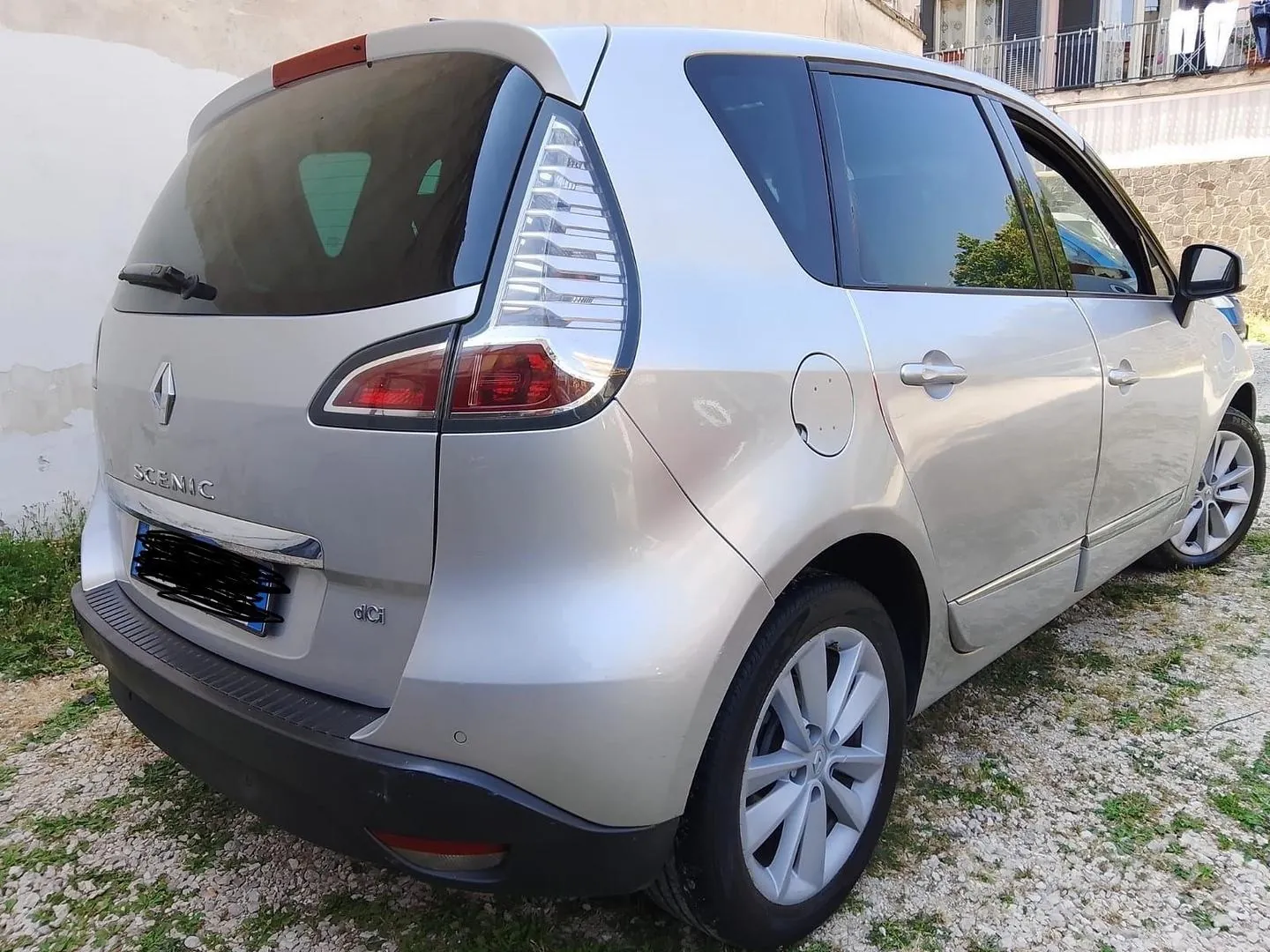 Renault Scenic 2012 photo 4