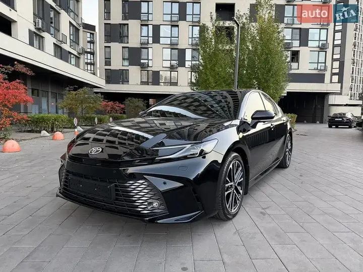 Toyota Camry 2024 photo 2