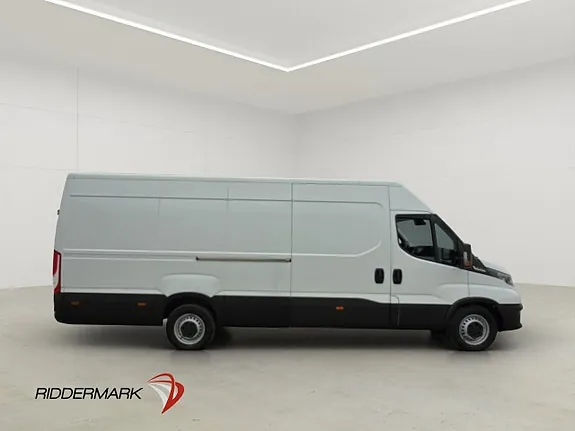 Iveco Daily 2023 photo 2