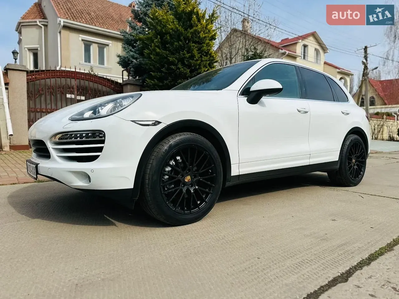Porsche Cayenne 2013 photo 2