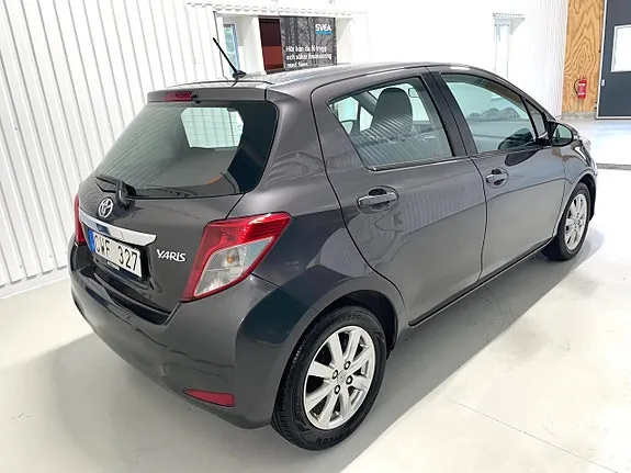 Toyota Yaris 2013 photo 3