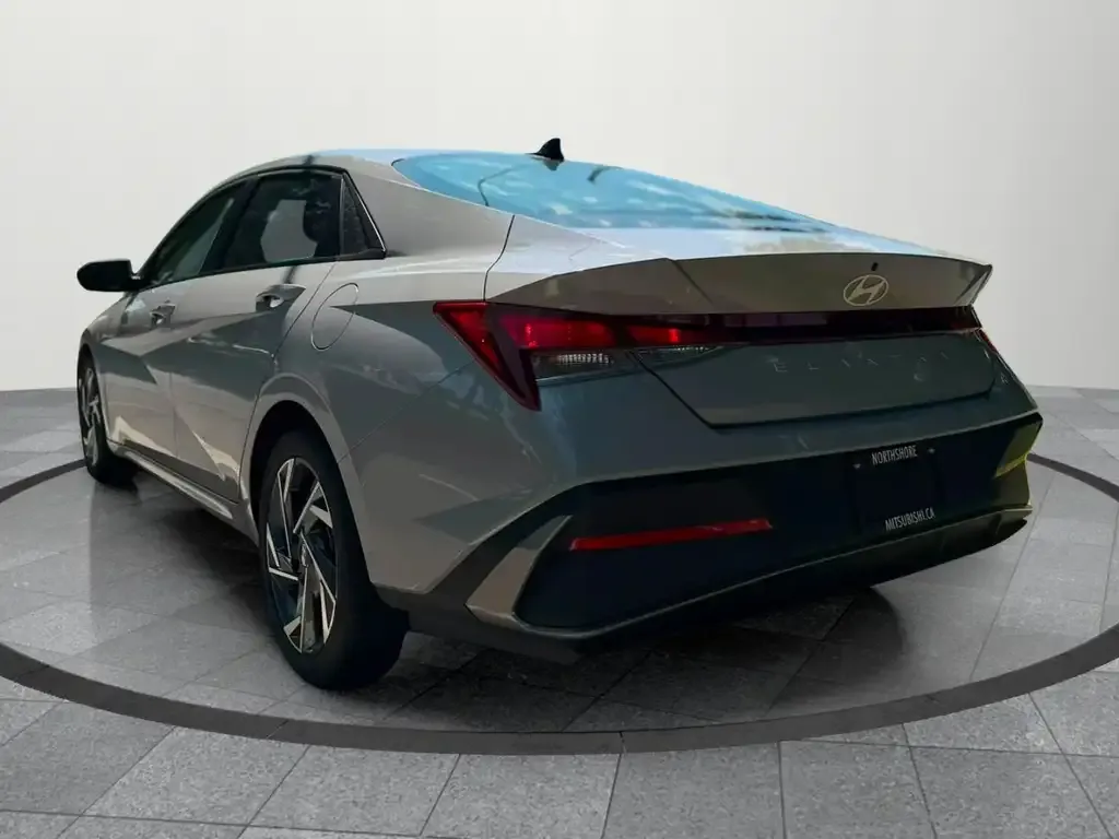Hyundai Elantra 2025 photo 4