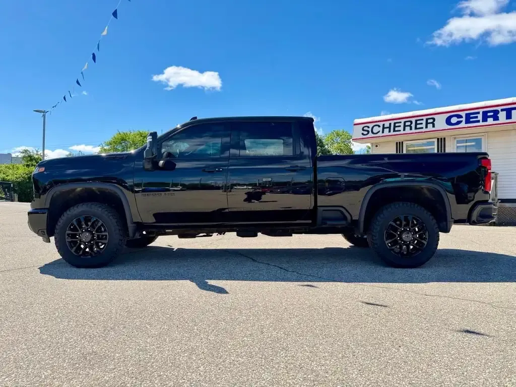 Chevrolet Silverado 2500 2025 photo 3