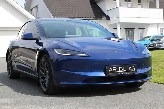 Tesla Model 3 2024 photo 5