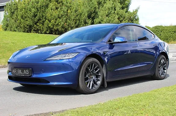 Tesla Model 3 2024 photo 2