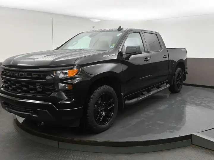 Chevrolet Silverado 1500 2022 photo 3