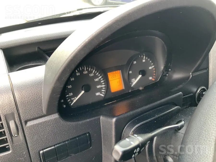Mercedes-Benz Sprinter 2011 photo 2