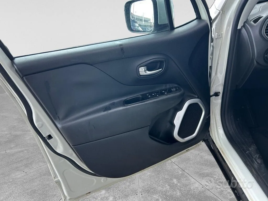 Jeep Renegade 2015 photo 4