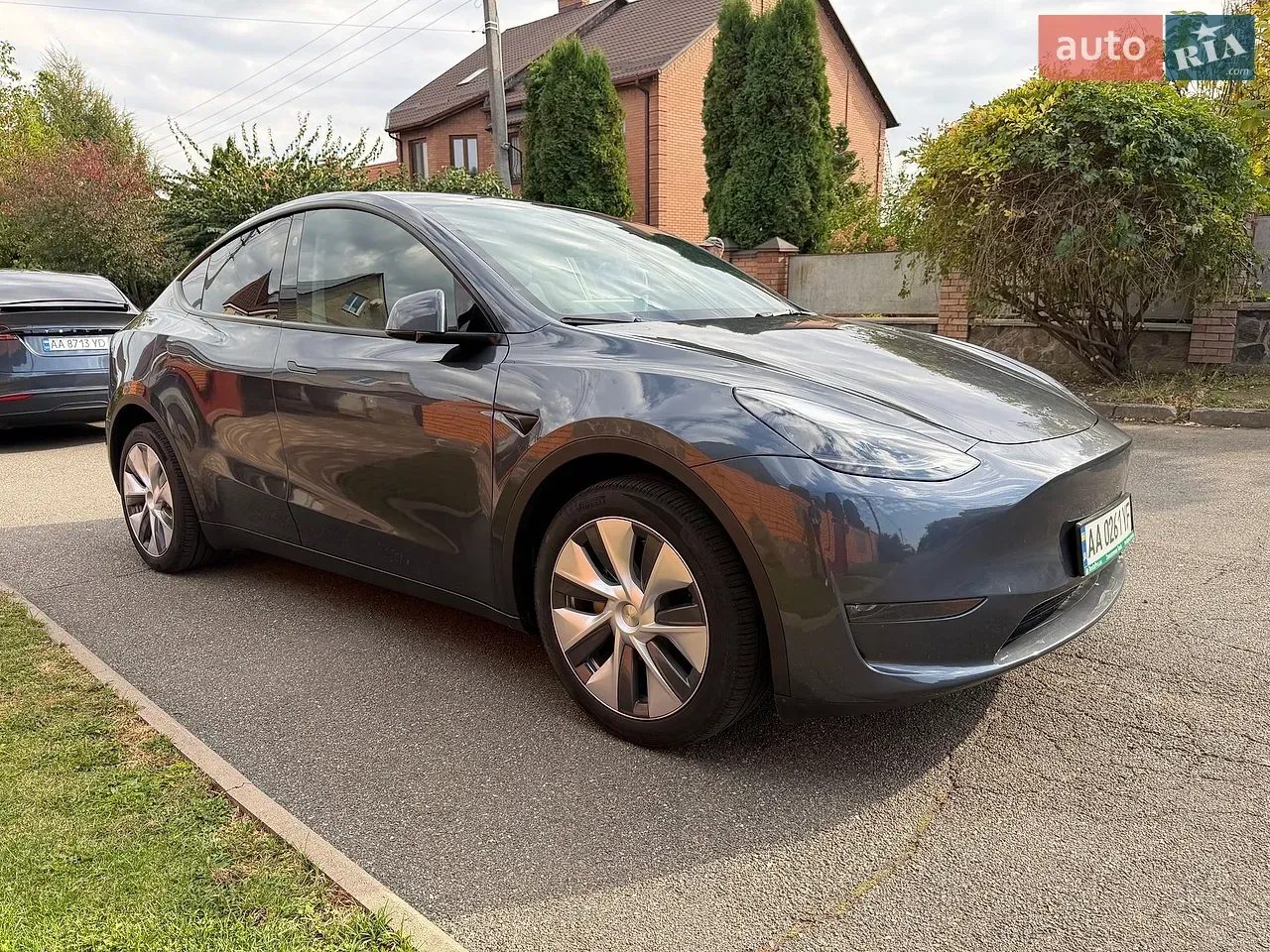 Tesla Model Y 2023 photo 5