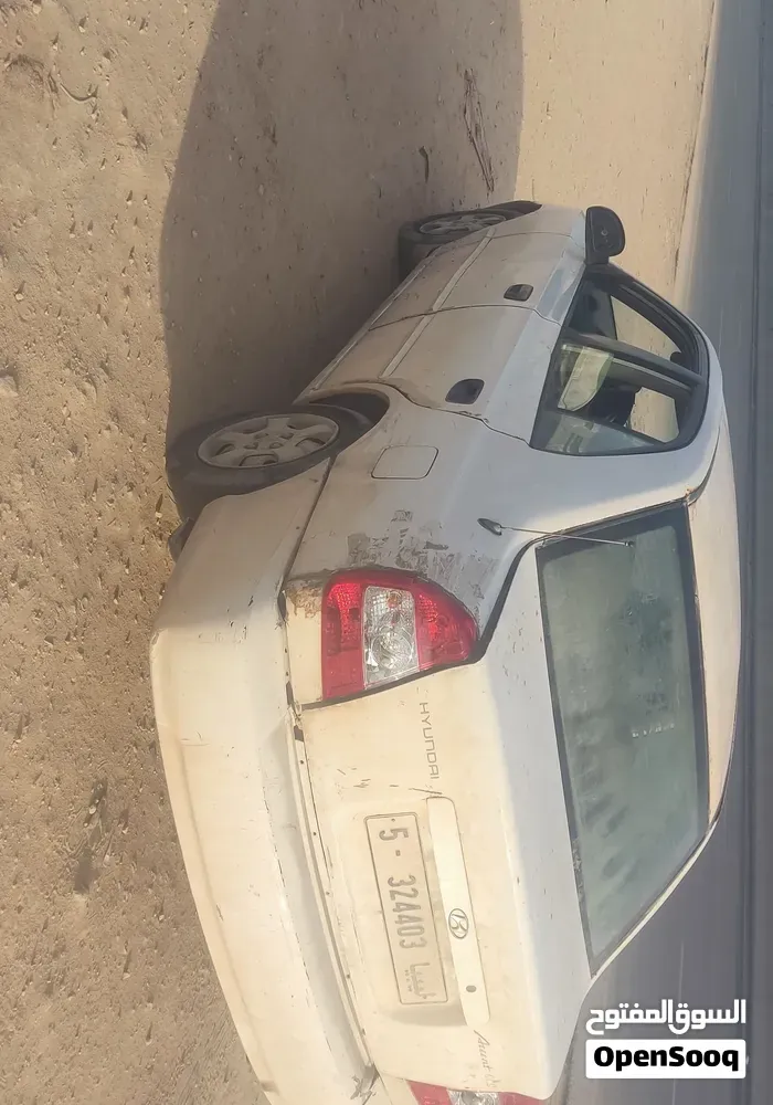 Hyundai Verna 2002 photo 3
