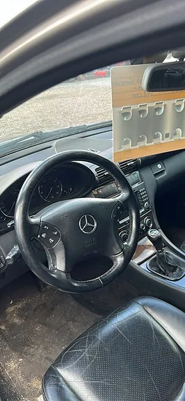 Mercedes-Benz C180 2004 photo 3