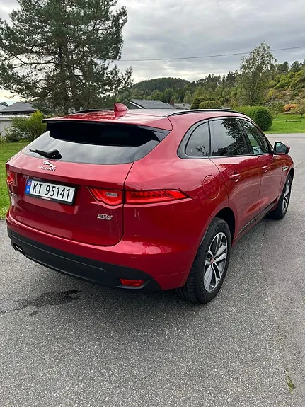Jaguar F-Pace 2017 photo 3