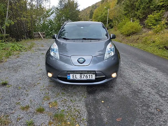Nissan Leaf 2016 photo 2