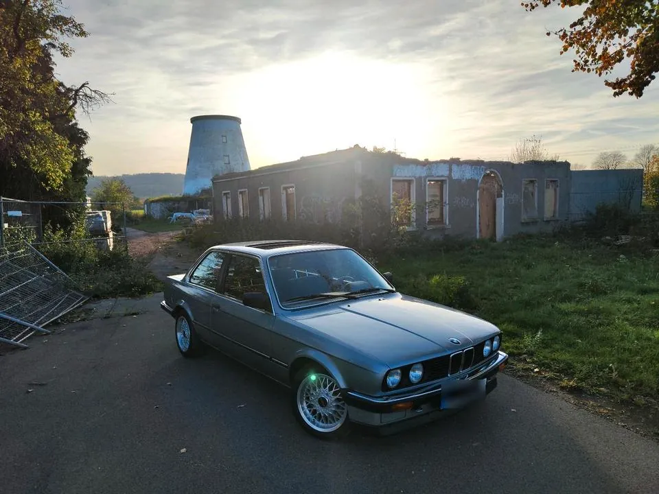 BMW E30