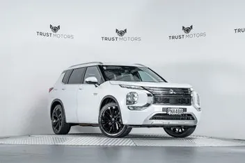 Mitsubishi Outlander 2022 photo 2